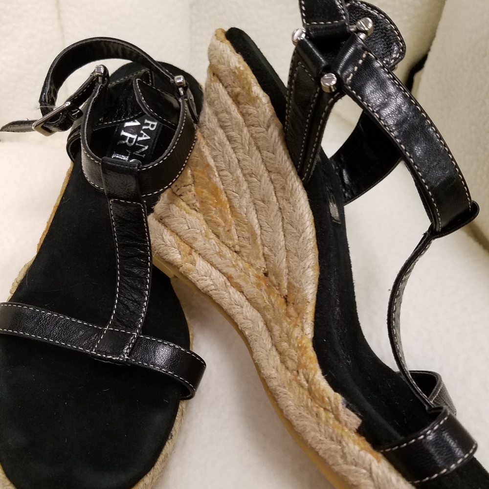 Shoe - Picture 2 of 4